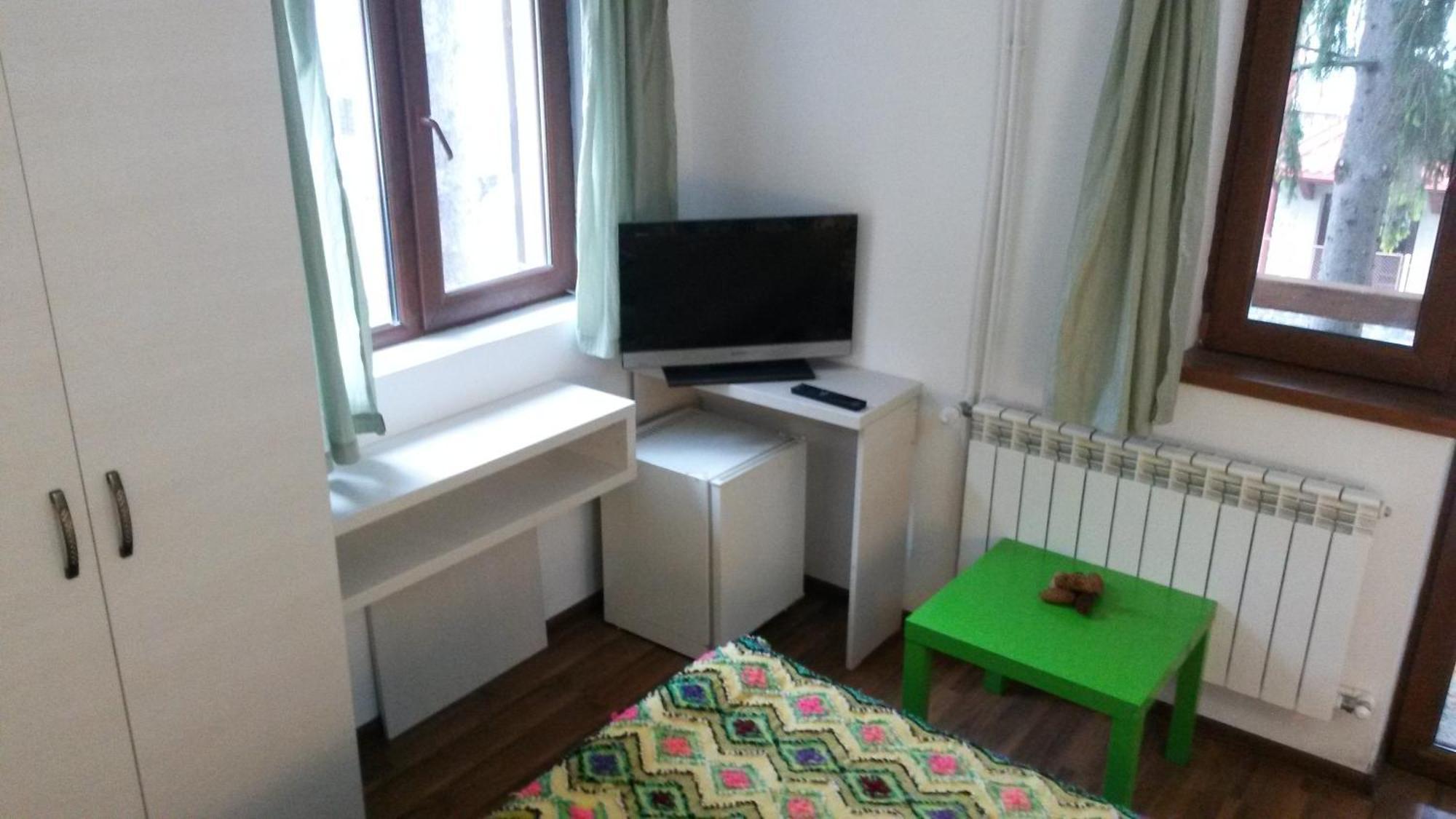 La Buni Buşteni Zimmer foto