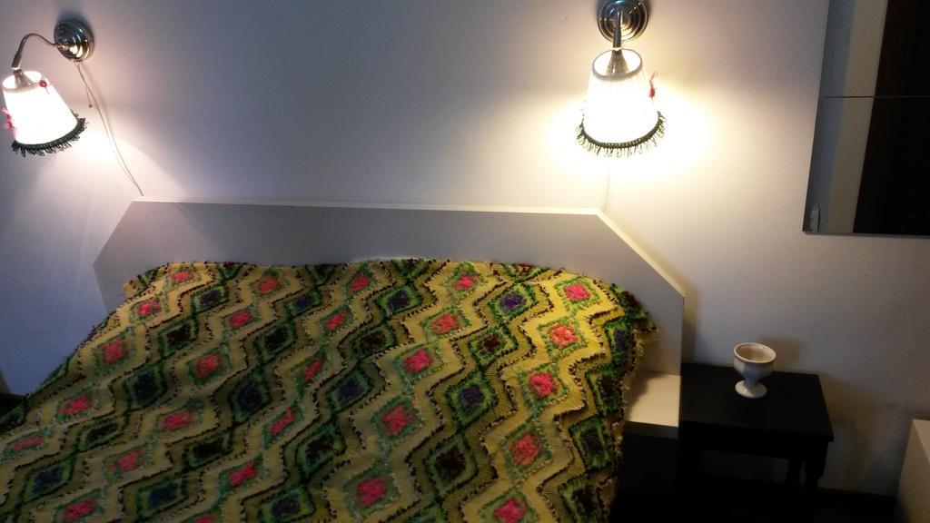 La Buni Buşteni Zimmer foto